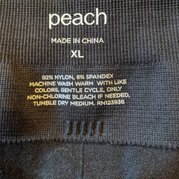 Peach Brand Black Laser Cut high waisted Leggings Size XLarge. EUC - Picture 5 of 5